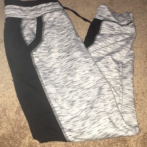 Joggers with side pocket